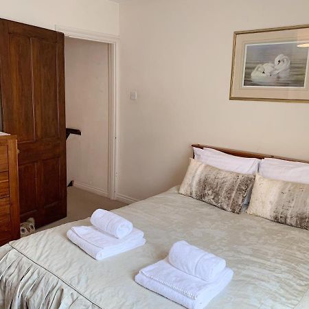 Cosy Central Windsor House Sleeps 4 Extérieur photo