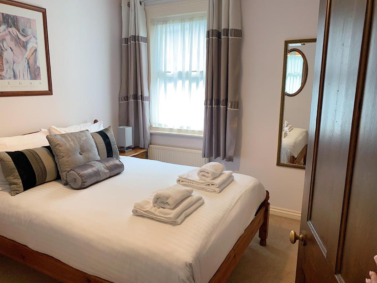 Cosy Central Windsor House Sleeps 4 Extérieur photo